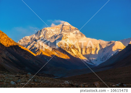 Tibet scene-Everest(Mount Qomolangma) sunset 10615478
