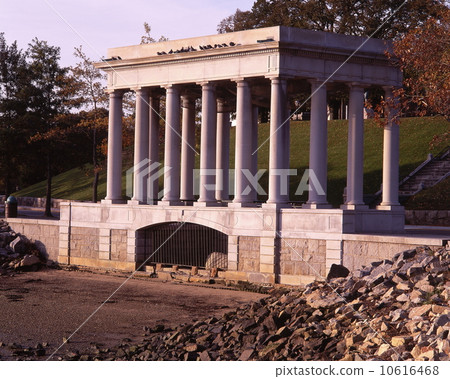 Monument of Plymouth Rock 10616468