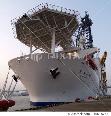 CHIKYU (Deep Earth Exploration Ship) CHIKYU (Deep Earth Exploration Ship) 10618744