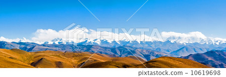 Tibet scene-Overlook Makalu-Lhotse-Everest-ChoOyu 10619698