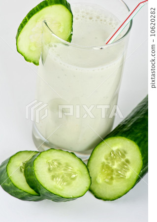 green cucumber coctail green cucumber coctail 10620282