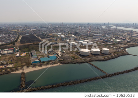 Aerial view of Niigata city center direction from Niigata port 10620538
