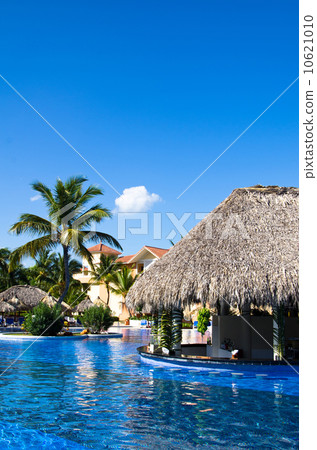 swimming pool 10621010