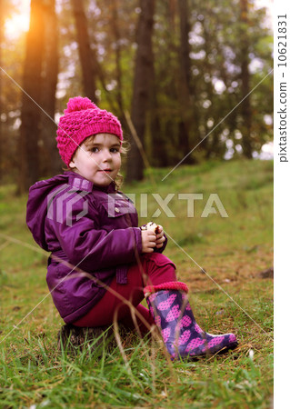 little girl at the forest 10621831