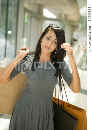 Asian Beauty shopping Asian Beauty shopping 10634314