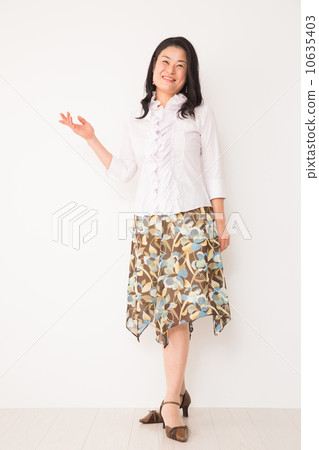 Middle-aged female 10635403