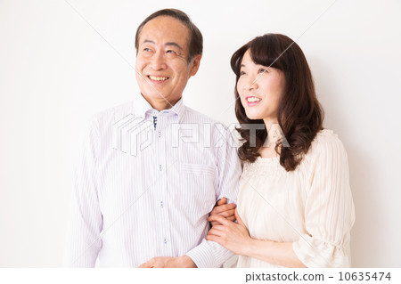 Senior couple 10635474