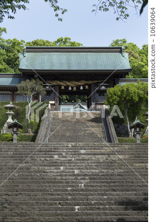 Suwaki Shrine的長坂和大門 10639064