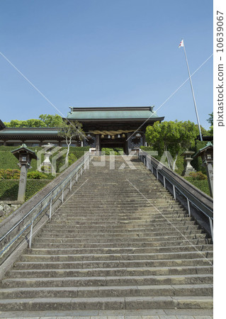 Suwaki Shrine的長坂和大門 10639067