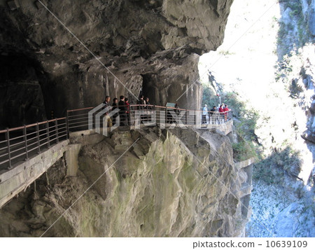Taroko Valley 4 10639109