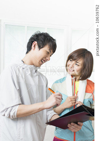 Healthy couple 10639762