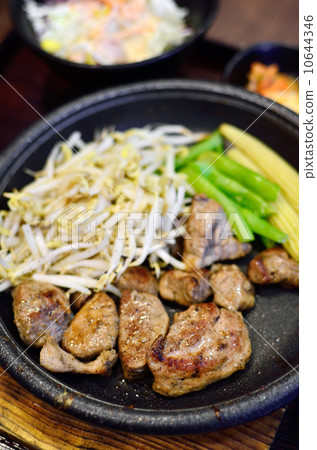 Beef steak with vegetable Beef steak with vegetable 10644346