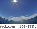 The sun and sea 10645551