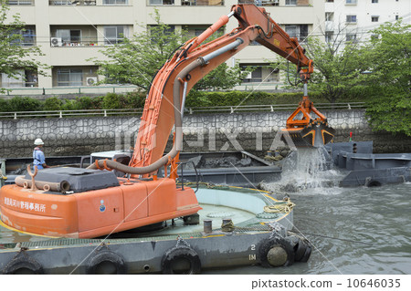 Dredging work Dredging work 10646035