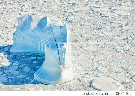 Iceberg in Greenland 10655103