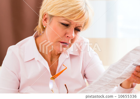 Senior reading with presbyopia package insert 10655336