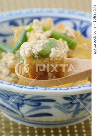 Fried chicken with rice 10655572