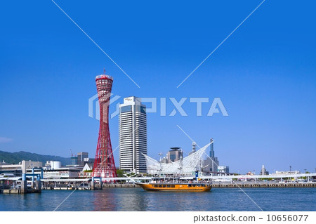 Kobe port seen from Harborland 10656077
