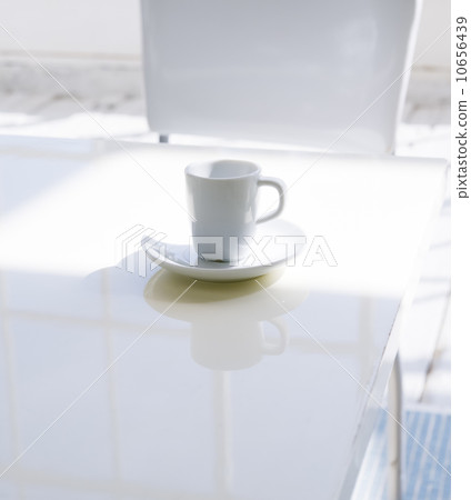 Coffee cup  10656439