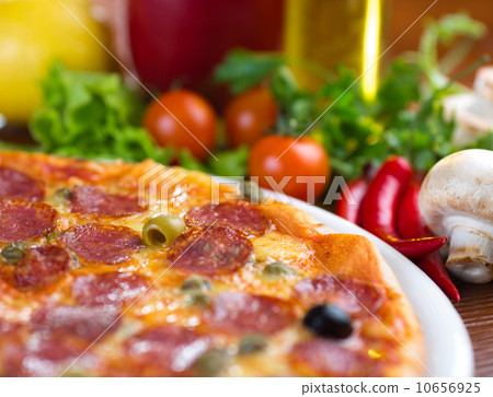 pizza with salami 10656925