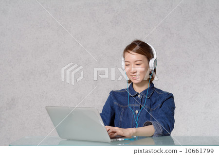 Video chatting Video chatting 10661799