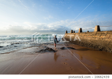 Surfer Unidentified Entry Ocean Waves 10662439