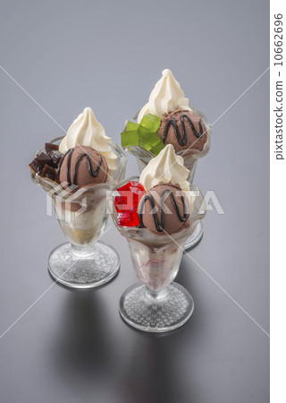 Ice cream 10662696