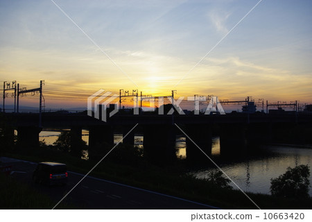 Sunset and iron bridge and Shouchi River Sunset and iron bridge and Shouchi River 10663420
