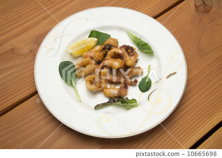 Deep-fried octopus 10665698