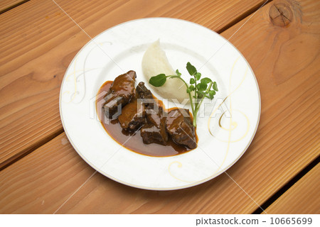 Cow cheek meat red wine stew 10665699