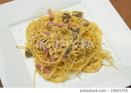 卡博納拉 10665705