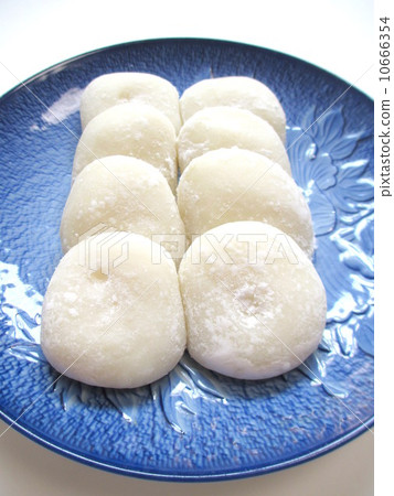 A roll 10666354