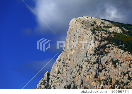 Top of mountain 10666774