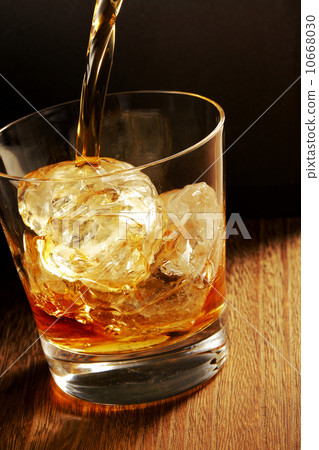 whisky 10668030
