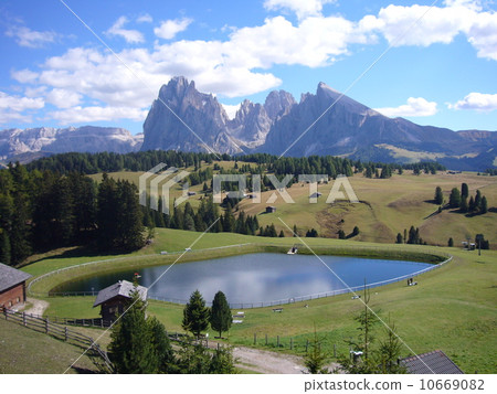 Sasso Lungo and Sasso · Piat 10669082