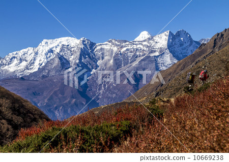 himalaya, the himalayas, many mountain 10669238