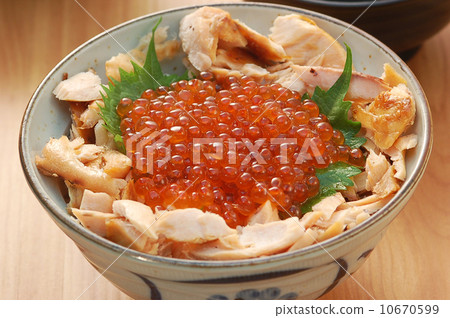 三文魚Ikura在米飯上 10670599