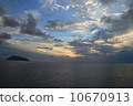 A sunset 10670913