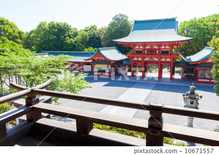 The gates of Omi Jingu Shrine 10671557