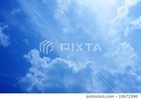 Ukifumo和藍天 10672996