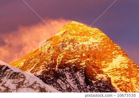 珠穆朗瑪峰拍日落 10673530