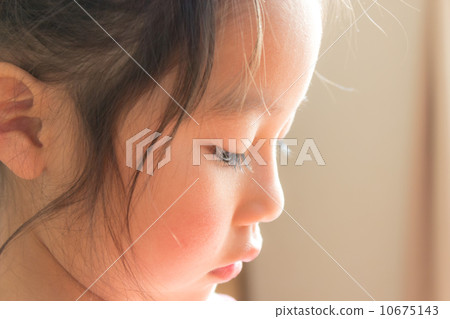 4 year old girl 4 year old girl 10675143