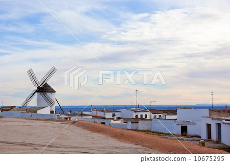Campo de Criptana view, Castilla la Mancha province, Spain 10675295