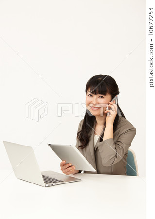 做個人計算機的女商人 做個人計算機的女商人 10677253