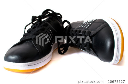 Black trainers with a yellow sole Black trainers with a yellow sole 10678327