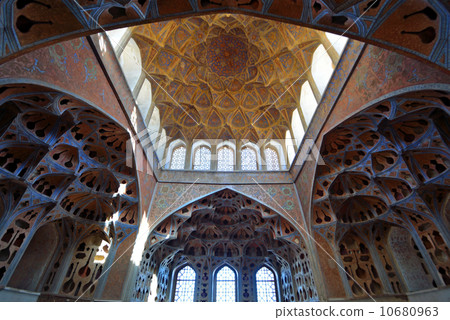 早期加魯德的伊斯法罕宮 10680963