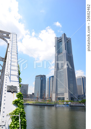 Train Road and Landmark Train Road and Landmark 10682462