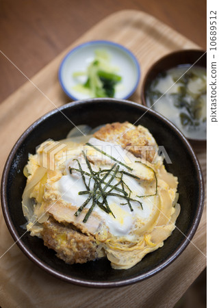 Pork cutlet on rice Pork cutlet on rice 10689512