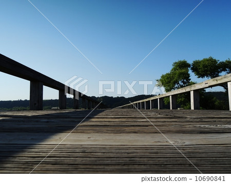 Penglai Bridge over Oi River 10690841
