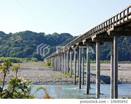 Penglai Bridge over Oi River 10690842